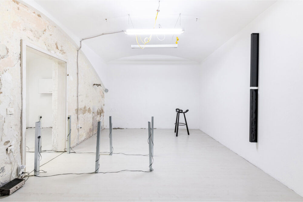 TROST, Doubled Presence in a Disembodied Space, Exhibition view, Anzhelika Palyvoda, Céline Struger, Sofiia Yesakova, Photo: Tom Biela